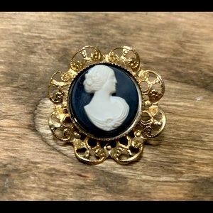 Vintage Style Gold Tone Pin Brooch Cameo